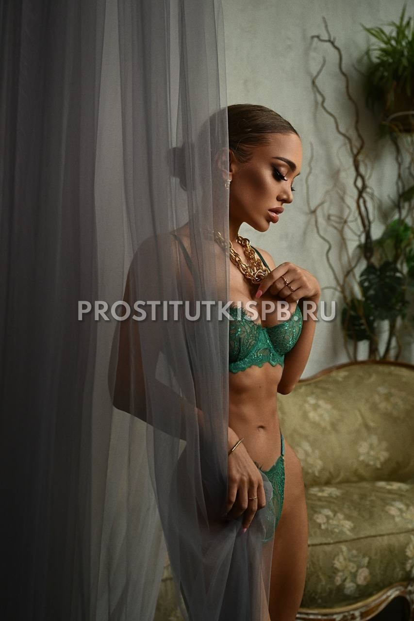 Проститутка-индивидуалка Селена, 21 лет, грудь 4, 169 см, 20'000 / час